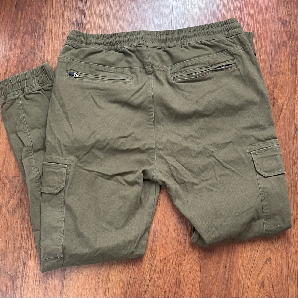 Cargos - Picture 4 of 4